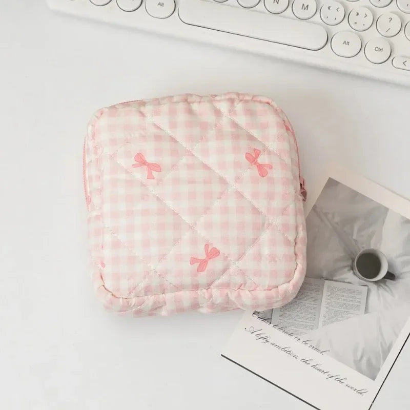 Heart Print Sanitary Napkins Storage Bag Feminine Period Pouch Portable Tampon Organizer Bag Mini Makeup Lipstick Storage Pouch