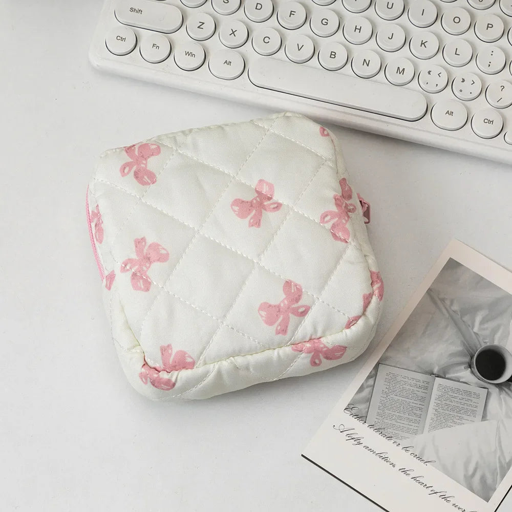 Sanitary Napkins Storage Bag Pouch Heart Print Cosmetic Bags Portable Tampon Organizer Bag Mini Makeup Lipstick Storage Pouch