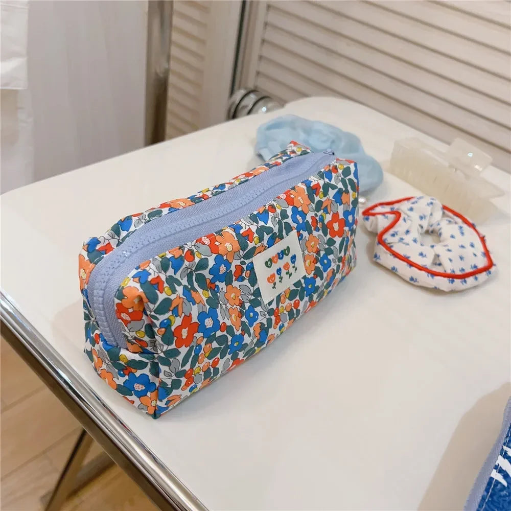 Fashion Blue Fresh Flower Make-up Bag Makeup Brush Organizer Cosmetic Storage Bag Student Large Capacity Pen Bag Pencil Pouch