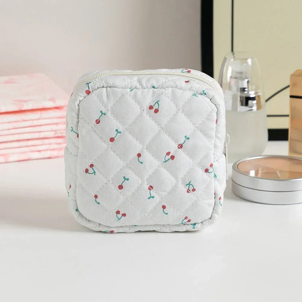 Sanitary Napkins Storage Bag Pouch Heart Print Cosmetic Bags Portable Tampon Organizer Bag Mini Makeup Lipstick Storage Pouch