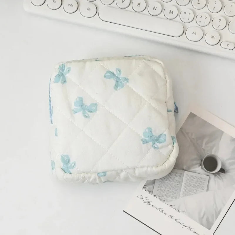 Heart Print Sanitary Napkins Storage Bag Feminine Period Pouch Portable Tampon Organizer Bag Mini Makeup Lipstick Storage Pouch