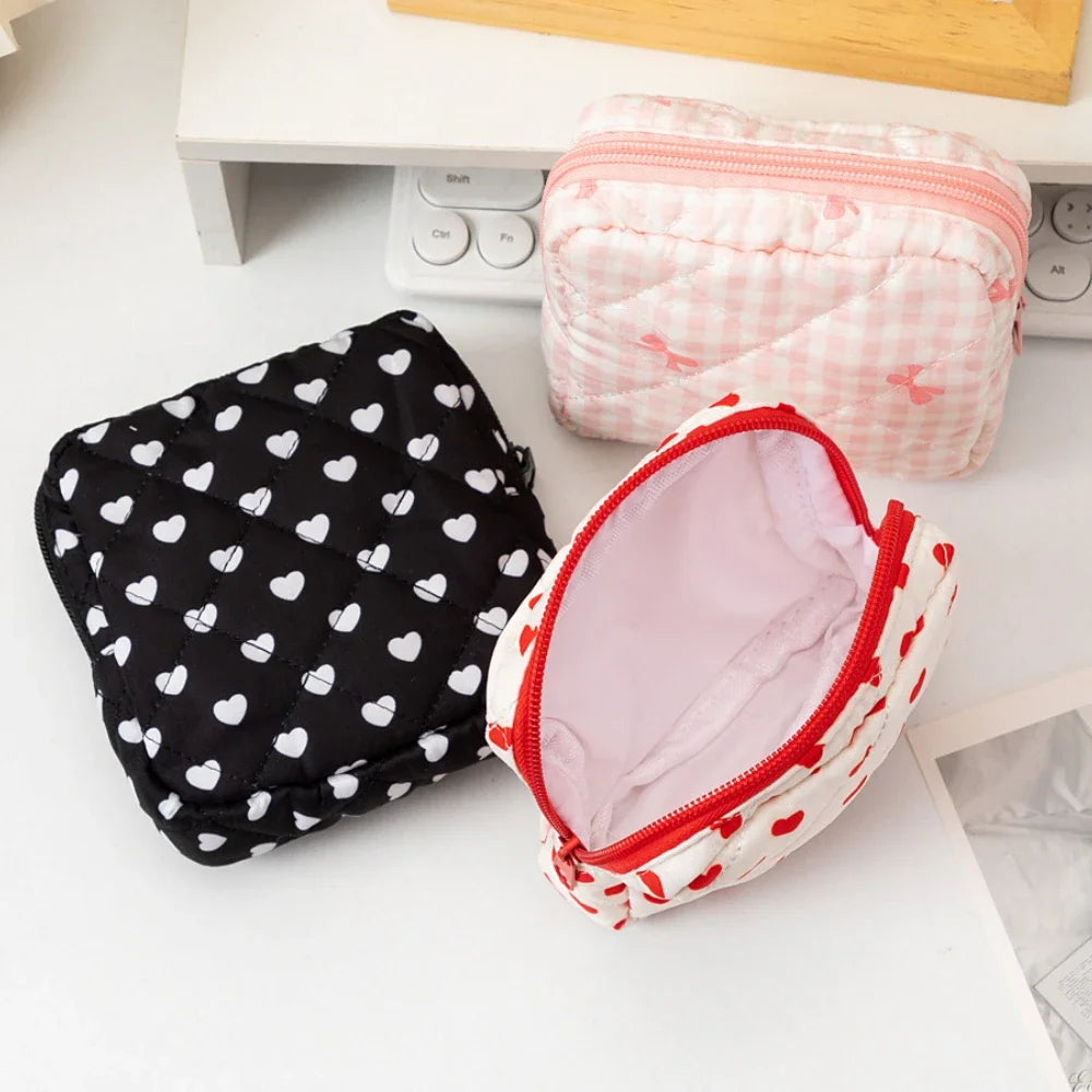 Sanitary Napkins Storage Bag Pouch Heart Print Cosmetic Bags Portable Tampon Organizer Bag Mini Makeup Lipstick Storage Pouch