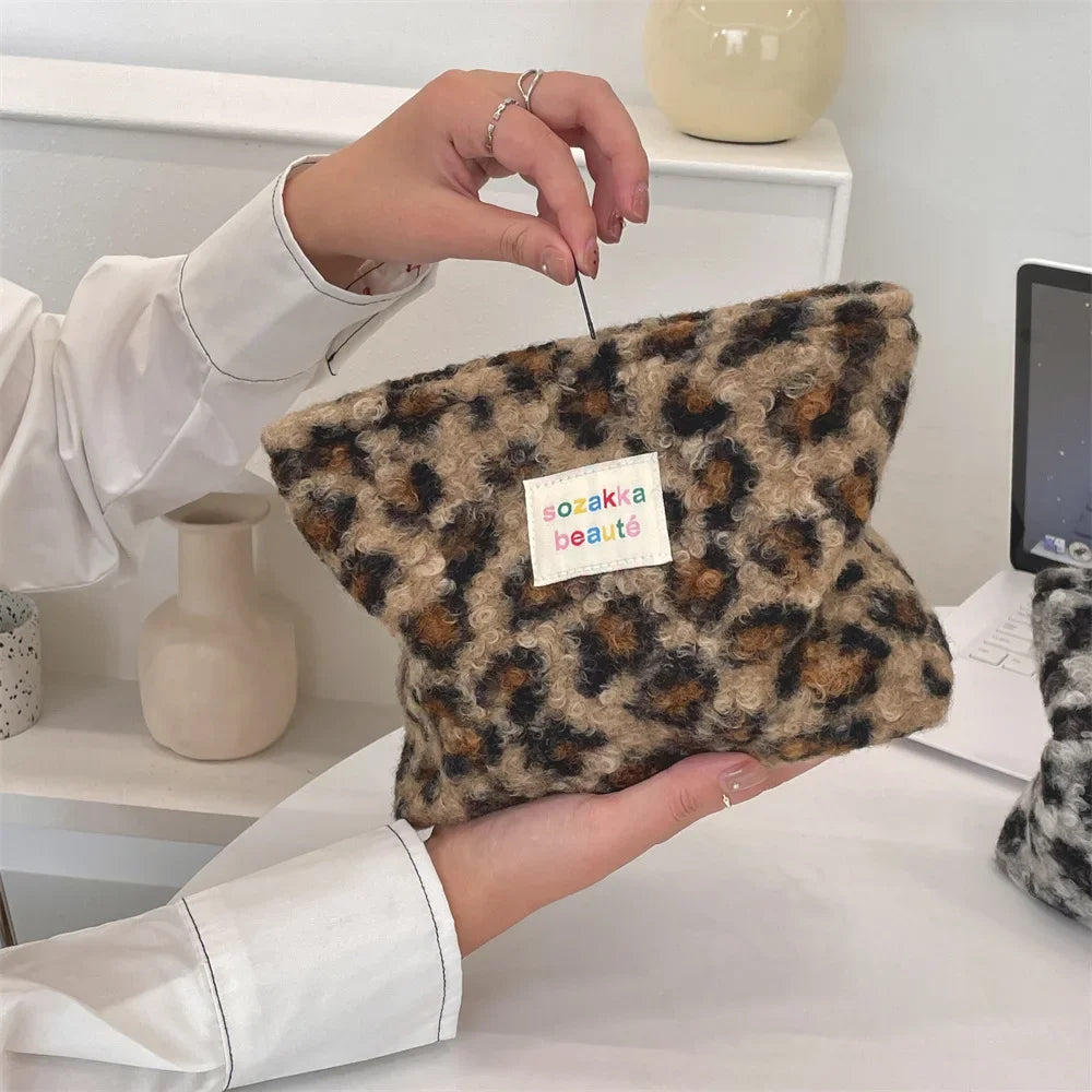 Large Capacity Cosmetic Bag Fashoin New Leopard Print Women Portable Cosmetic Storage Bag Travel Storage Make Up Organizer Case