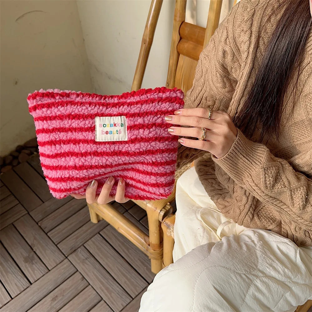 Fashion Retro Striped Clutch Bag Women Cosmetic Bag Plush Toiletry Bag Makeup Bags Makeup Pouch Case Travel Cosmetic Organizer