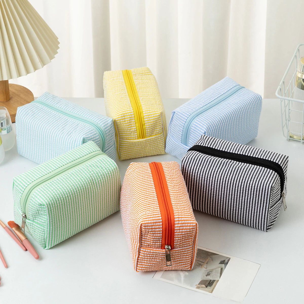 New Fashion Striped Women Cosmetic Bag Portable Zipper Makeup Travel Organizer Female Handbag Toiletry Pouch For Girls