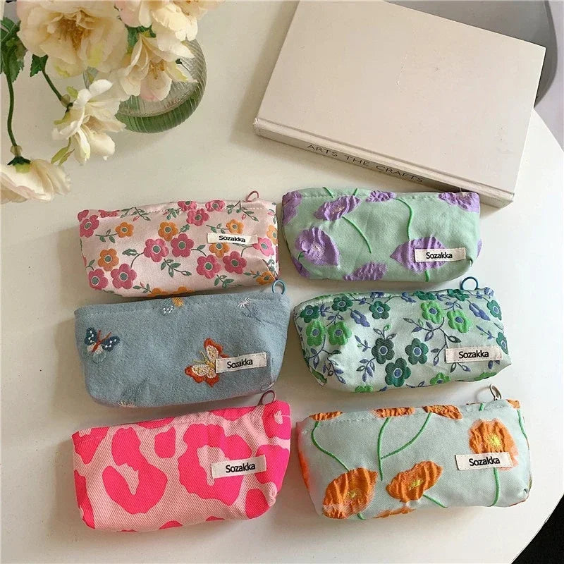 New Flower Print Cosmetic Bag Vintage Style Women Pencil Case Makeup Bag Zipper Pouch Lipsticks Make Up Brush Bag Makeup Pouch