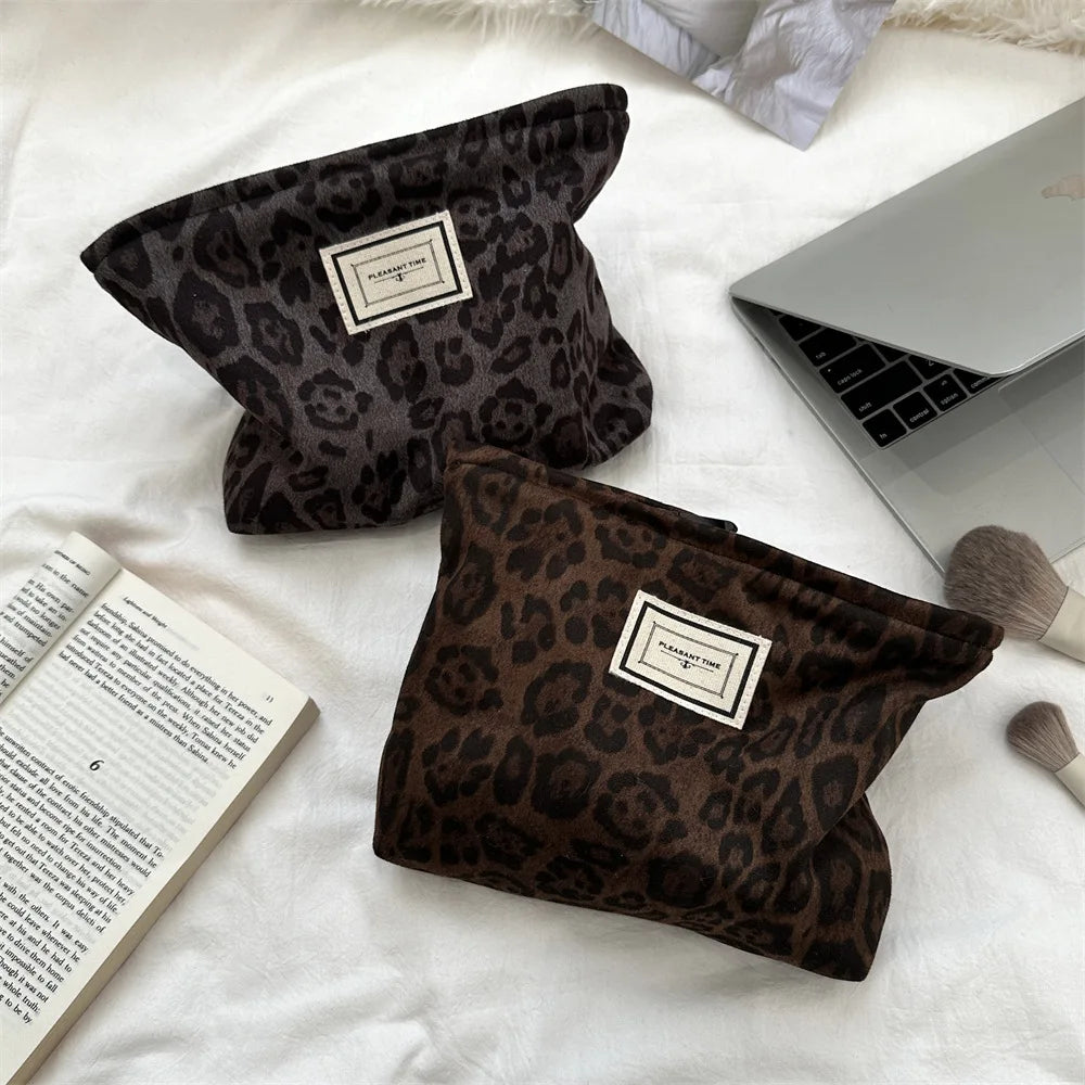 New Leopard Print Travel Cosmetic Lipstick Portable Storage Bag Women Makeup Handbags Cosmetic Organizer Pouch Clutch Hand Bags