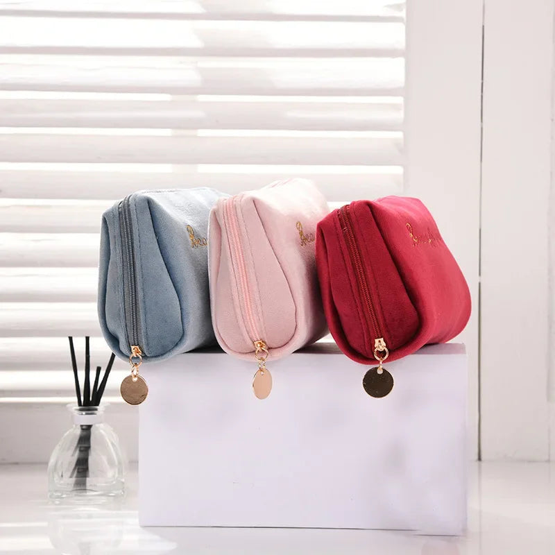 1 Pc Velvet Women Cosmetic Bag Travel Large Makeup Bag Solid Color Zipper Lipstick Storage Bags Female Make Up Organizer Pouch