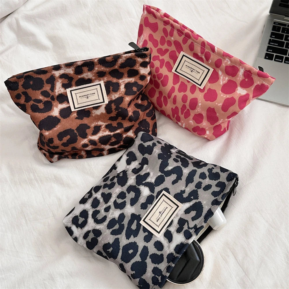 Leopard Print Makeup Bags for Women Large Travel Cosmetic Bag Organizer Case Lady Girls Make Up Case Necessaries Handbags Case