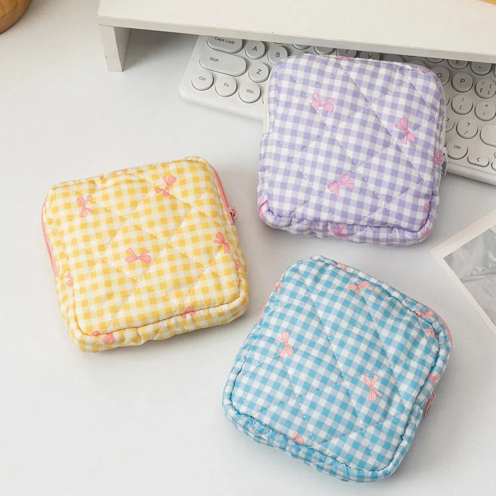 Sanitary Napkins Storage Bag Pouch Heart Print Cosmetic Bags Portable Tampon Organizer Bag Mini Makeup Lipstick Storage Pouch