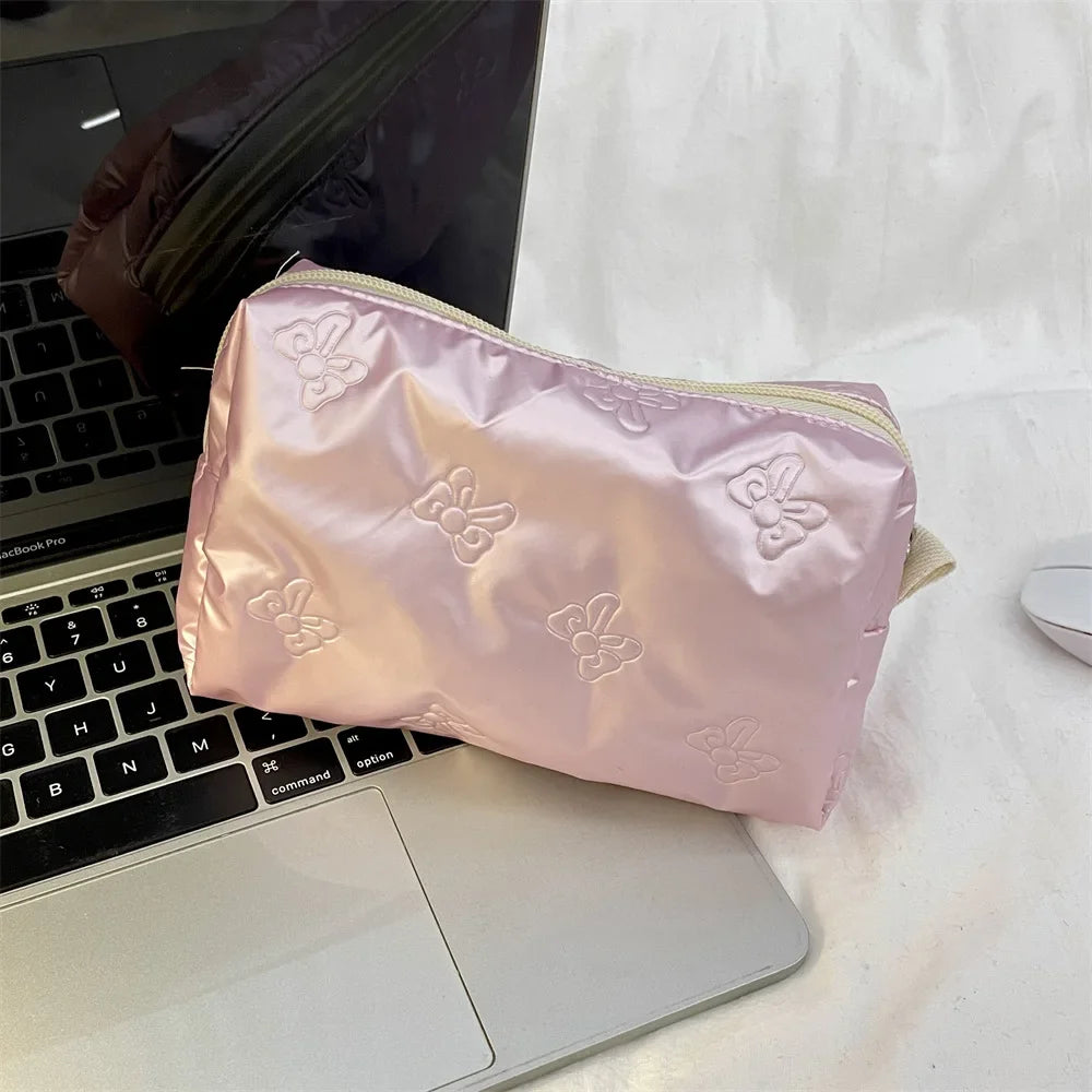 Love Bow Pattern Cosmetic Bag for Women Cute Pencil Case Waterpfroot Large Capacity Cosmetics Storage Bag Travel Wash Makeup Bag