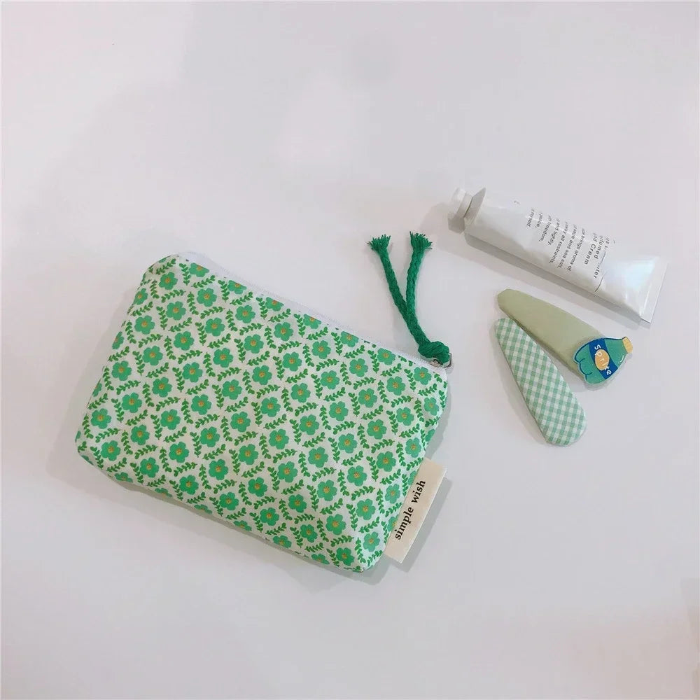 Cute Small Cosmetic Bag Mini Cotton Floral Organizer Bags for Women Make Up Bag Lipstick Makeup Case Zipper Coin Purse Pouch