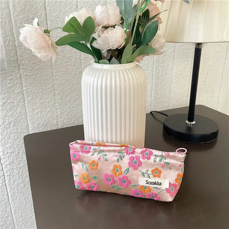 Zipper Large Solid Color Cosmetic Bag Cute Plush Makeup Bag for Women Travel Make Up Toiletry Bag Washing Pouch Plush Pen Pouch