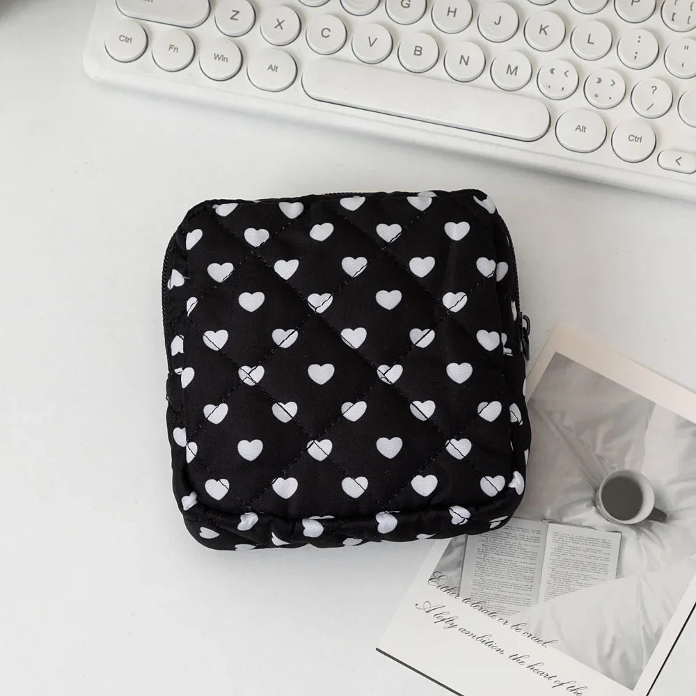 Sanitary Napkins Storage Bag Pouch Heart Print Cosmetic Bags Portable Tampon Organizer Bag Mini Makeup Lipstick Storage Pouch