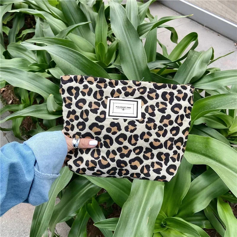 Fashion Women Leopard Cosmetic Bag Zipper Makeup Bag Pouch Canvas Lady Make Up Bag Travel Organizer Washing Makeup Beauty Case