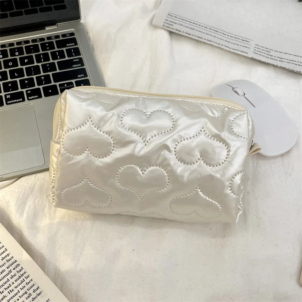 Love Bow Pattern Cosmetic Bag for Women Cute Pencil Case Waterpfroot Large Capacity Cosmetics Storage Bag Travel Wash Makeup Bag