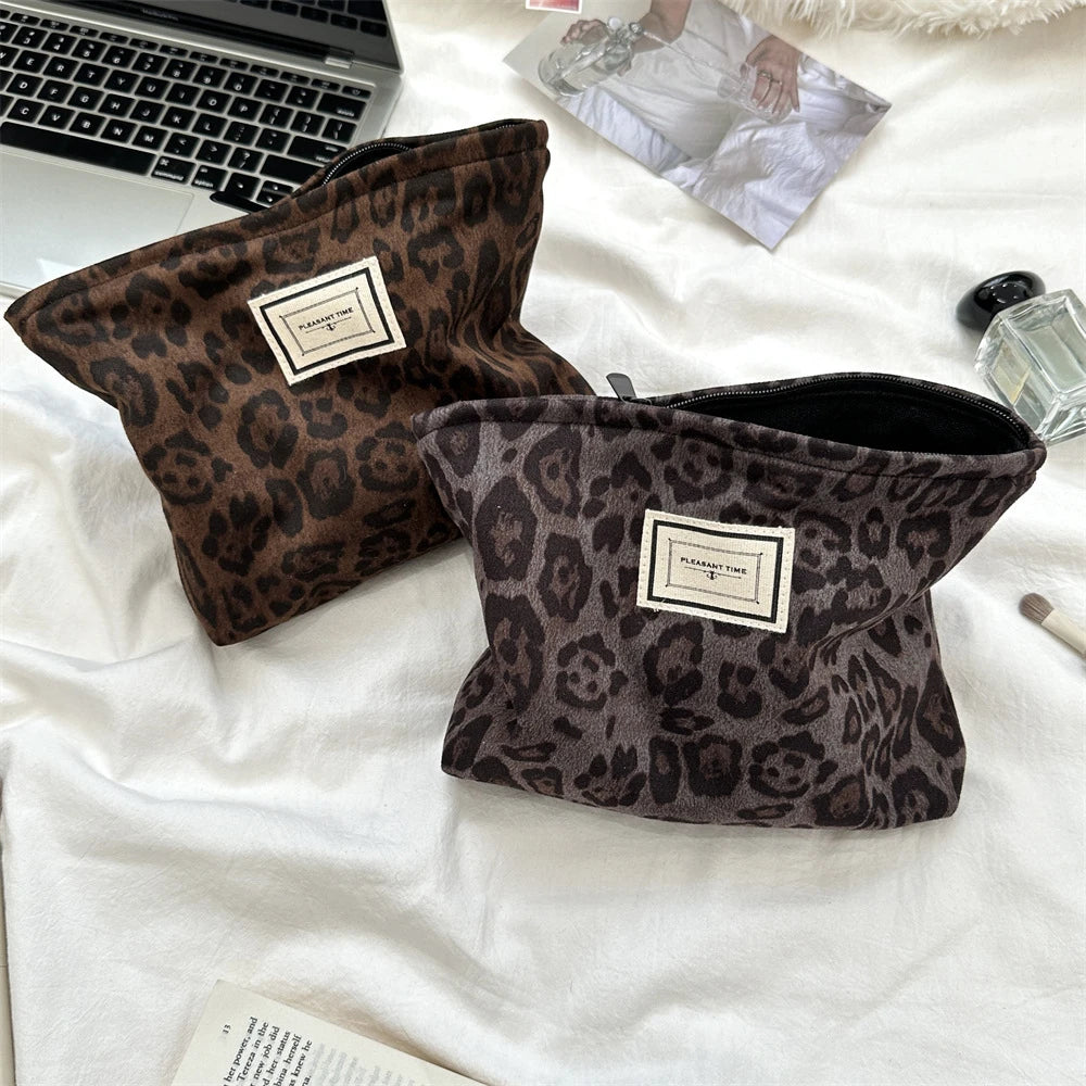 New Leopard Print Travel Cosmetic Lipstick Portable Storage Bag Women Makeup Handbags Cosmetic Organizer Pouch Clutch Hand Bags