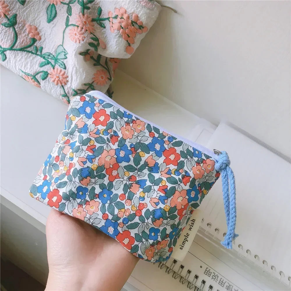 Cute Small Cosmetic Bag Mini Cotton Floral Organizer Bags for Women Make Up Bag Lipstick Makeup Case Zipper Coin Purse Pouch