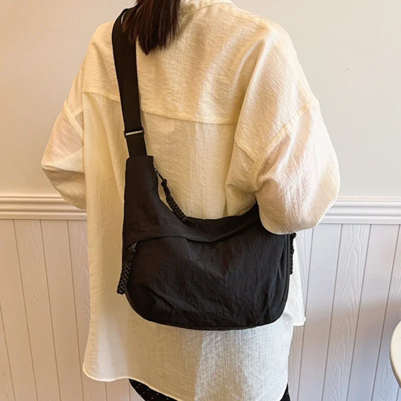 Fashionable and Minimalist Korean Version Dumpling Bag, Popular This Year, New High-quality Shoulder Bag Large Capacity Tote Bag