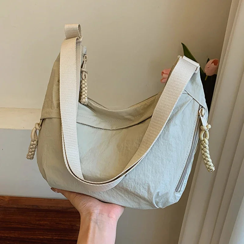 Fashionable and Minimalist Korean Version Dumpling Bag, Popular This Year, New High-quality Shoulder Bag Large Capacity Tote Bag