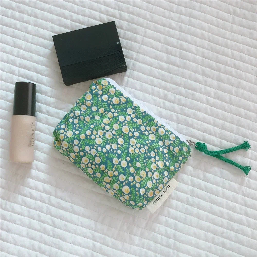 Cute Small Cosmetic Bag Mini Cotton Floral Organizer Bags for Women Make Up Bag Lipstick Makeup Case Zipper Coin Purse Pouch