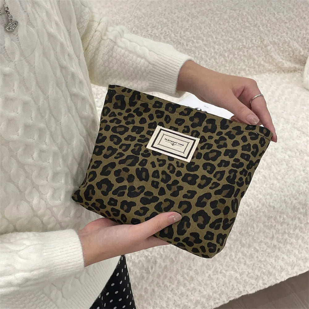 Fashion Leopard Print Makeup Bag Zipper Pouch Large Capacity Portable Toiletries Bag Cosmetic Bag for Women