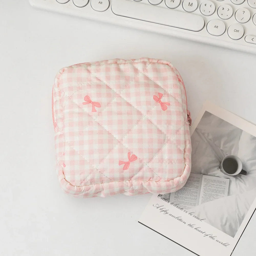 Sanitary Napkins Storage Bag Pouch Heart Print Cosmetic Bags Portable Tampon Organizer Bag Mini Makeup Lipstick Storage Pouch