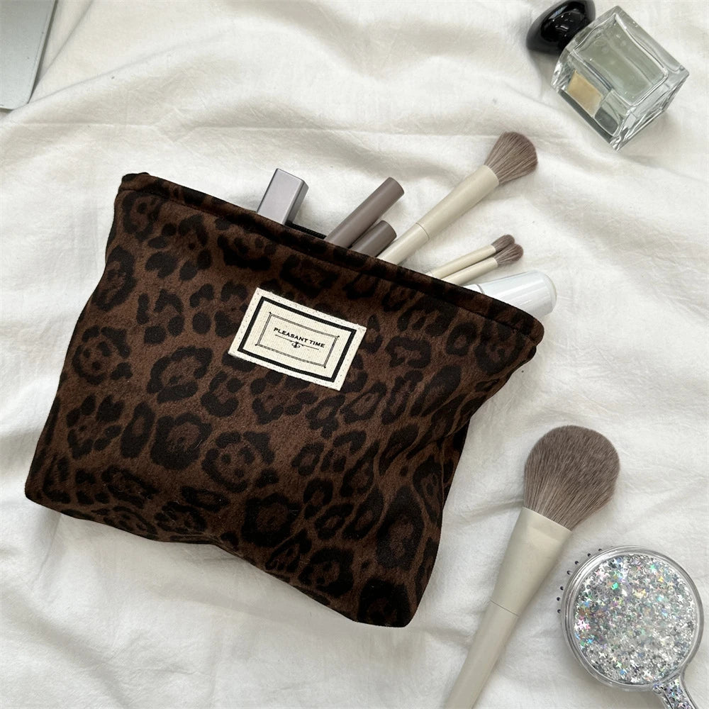 New Leopard Print Travel Cosmetic Lipstick Portable Storage Bag Women Makeup Handbags Cosmetic Organizer Pouch Clutch Hand Bags