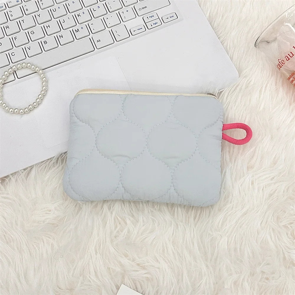 Candy Color Heart Shaped Cosmetic Bag Women Portable Earphones Lipstick Sanitary Napkins Storage Pouch Small Makeup Zipper Bags