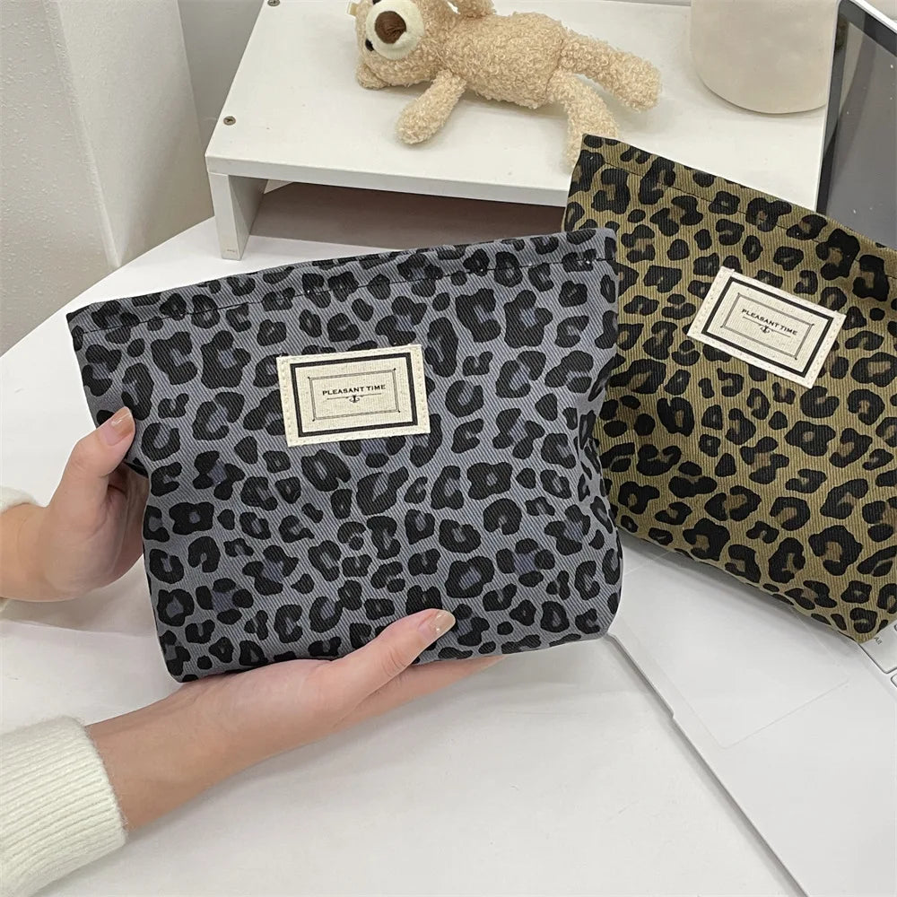 Fashion Leopard Print Makeup Bag Zipper Pouch Large Capacity Portable Toiletries Bag Cosmetic Bag for Women