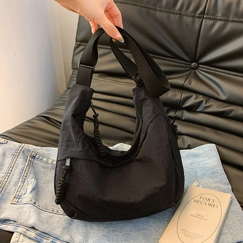 Fashionable and Minimalist Korean Version Dumpling Bag, Popular This Year, New High-quality Shoulder Bag Large Capacity Tote Bag