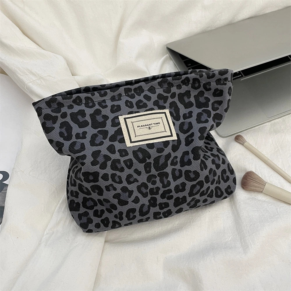 Fashion Leopard Print Makeup Bag Zipper Pouch Large Capacity Portable Toiletries Bag Cosmetic Bag for Women