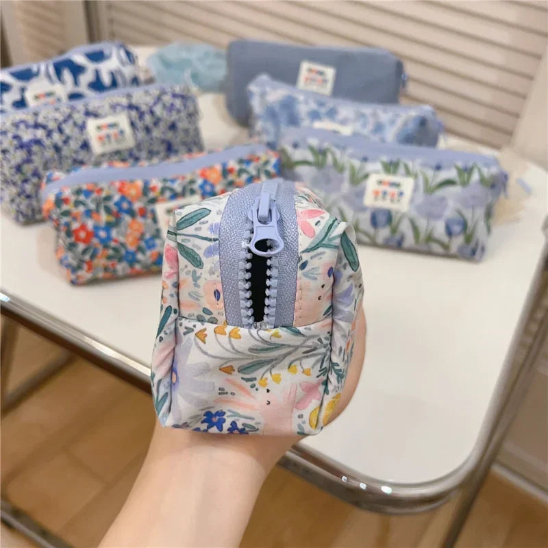 Fashion Blue Fresh Flower Make-up Bag Makeup Brush Organizer Cosmetic Storage Bag Student Large Capacity Pen Bag Pencil Pouch