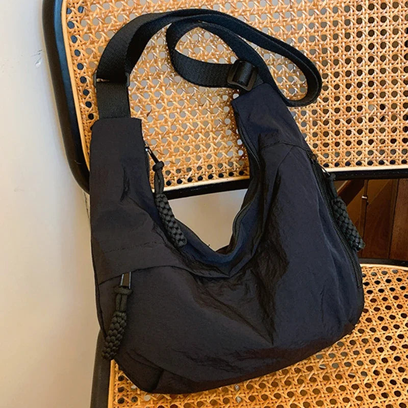 Fashionable and Minimalist Korean Version Dumpling Bag, Popular This Year, New High-quality Shoulder Bag Large Capacity Tote Bag