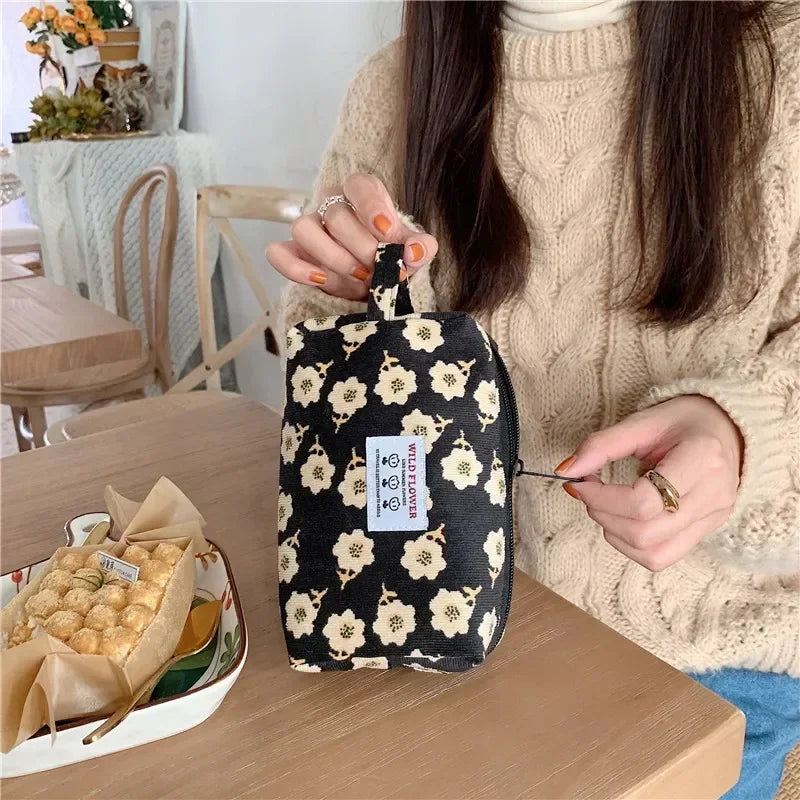 New Flower Print Cosmetic Bag Vintage Style Women Pencil Case Makeup Bag Zipper Pouch Lipsticks Make Up Brush Bag Makeup Pouch