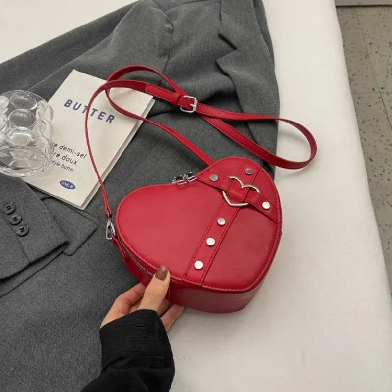 Vintage Y2K Small Chain Rivet Shoulder Bag Heart Shaped Purse Handbag Red PU Leather Gothic Tote Bag Fashion Women Crossbody Bag