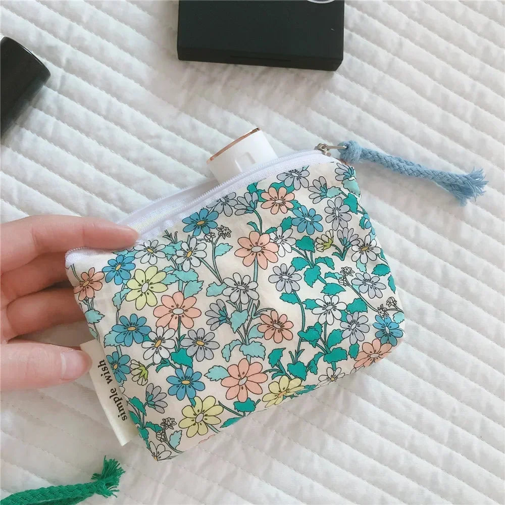 Cute Small Cosmetic Bag Mini Cotton Floral Organizer Bags for Women Make Up Bag Lipstick Makeup Case Zipper Coin Purse Pouch