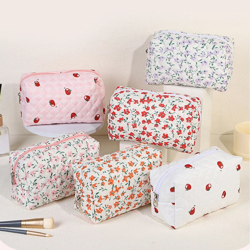 Small Fresh Floral Cosmetic Bags Pink Flower Storage Make Up Bags for Women Lady with Zipper Travel Organizer Makeup Bag Case