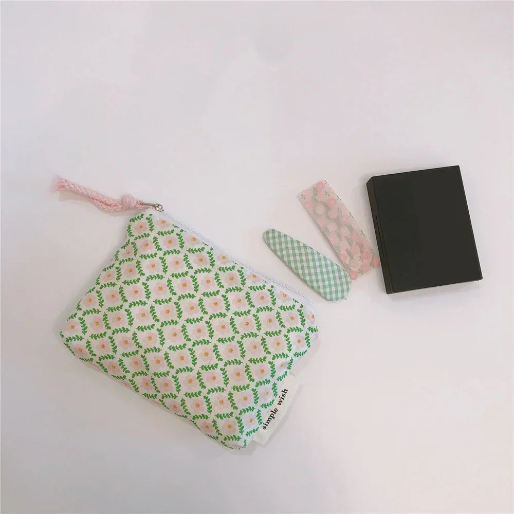 Cute Small Cosmetic Bag Mini Cotton Floral Organizer Bags for Women Make Up Bag Lipstick Makeup Case Zipper Coin Purse Pouch