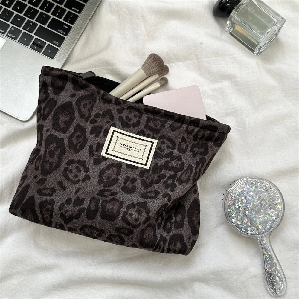 New Leopard Print Travel Cosmetic Lipstick Portable Storage Bag Women Makeup Handbags Cosmetic Organizer Pouch Clutch Hand Bags