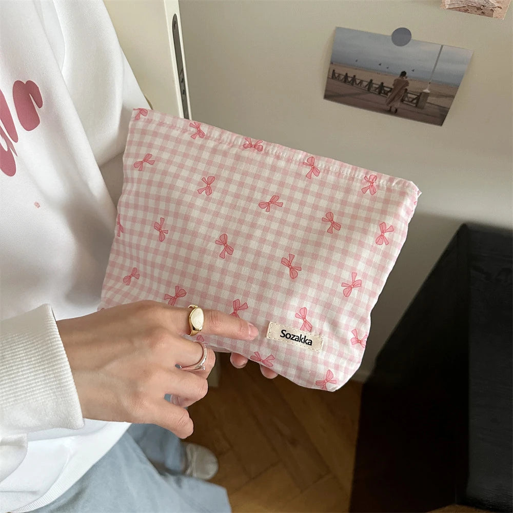 Women Makeup Pouch Plaid Bow Print Makeup Storage Bag Kawaii Makeup Bag Large Cosmetic Organizer Bag Clutch Handbag Beauty Case